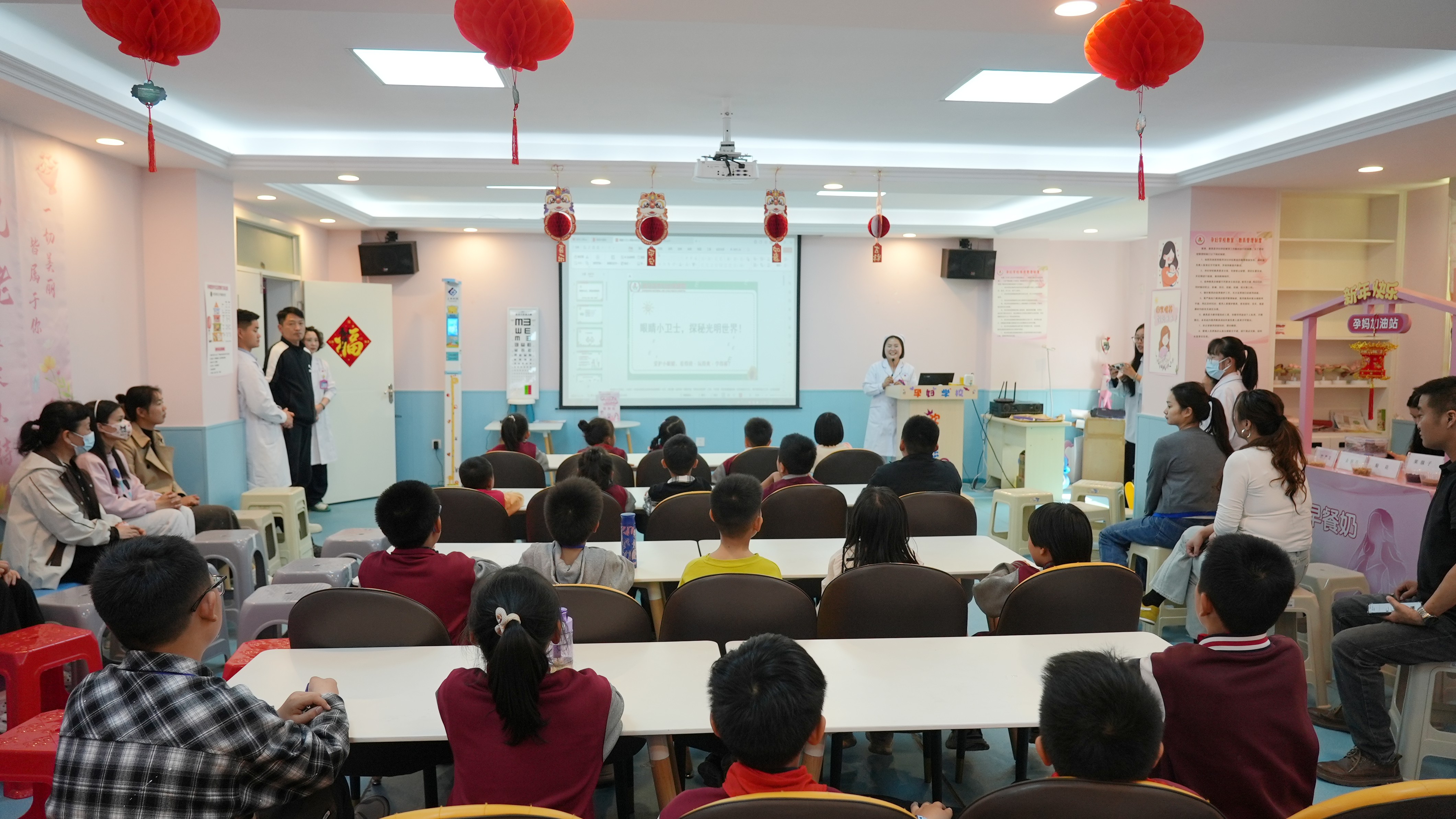 五一前夕，小记者走进驻马店市妇幼保健院，沉浸式探秘奇妙医学世界(图2)